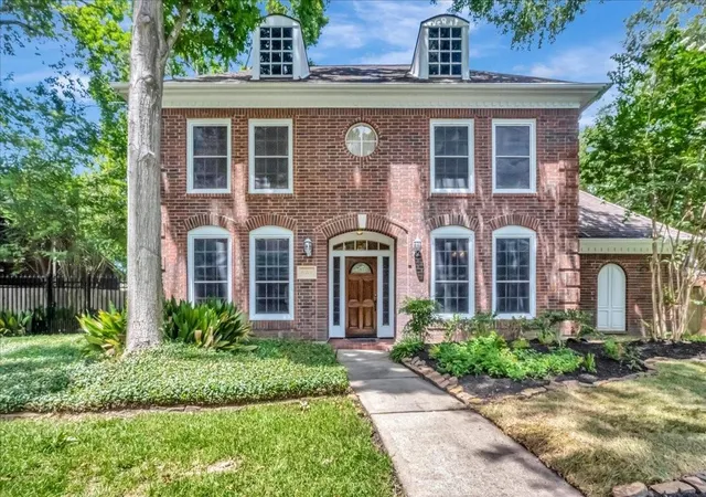 Photo 1 of Sale Pending at 11919 Mighty Redwood Dr, Houston, TX 77059 | MLS# 54736316 | Listing updated on 2026-09-15