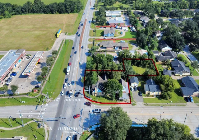 3rd image of 502 Texas Pkwy, Missouri City, TX 77489 | MLS# 76861010