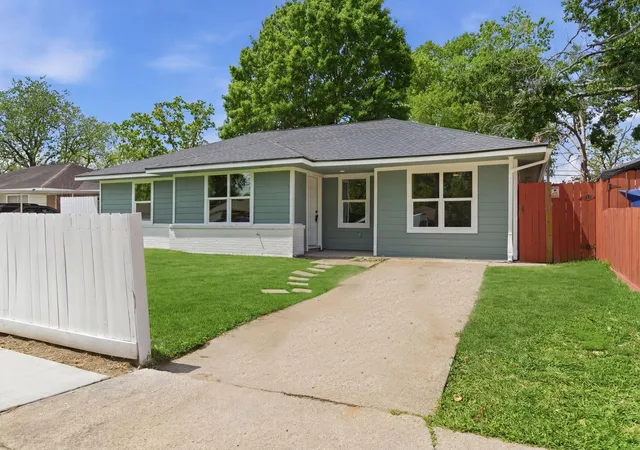 Photo 3 of Sale Pending at 2208 Merle St, Pasadena, TX 77502 | MLS# 14051841 | Listing updated on 2026-09-17
