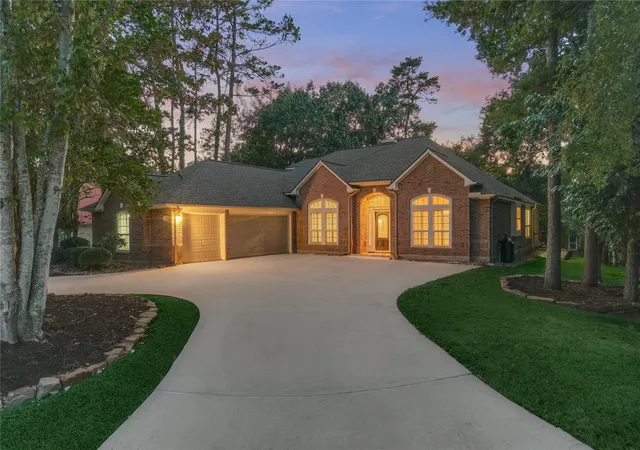 Photo 1 of Single family home for sale at 11 Brookwood Ct, Montgomery, TX 77356 | MLS# 66848795 | Listing updated on 2026-09-16