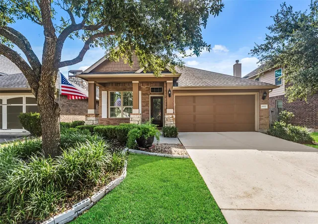 Photo 2 of Single family home for sale at 19322 Dockside Hill Ln, Humble, TX 77346 | MLS# 10446588 | Listing updated on 2026-09-12