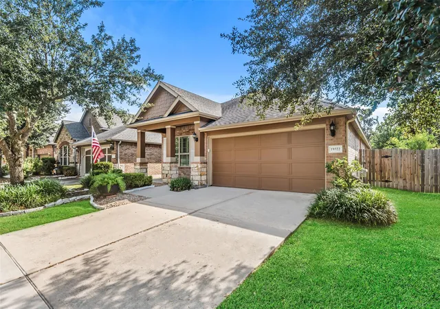 Photo 3 of Single family home for sale at 19322 Dockside Hill Ln, Humble, TX 77346 | MLS# 10446588 | Listing updated on 2026-09-12