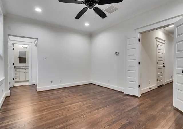 Photo 4 of Single family home for sale at 1532 Yale St #C, Houston, TX 77008 | MLS# 9879912 | Listing updated on 2026-09-19