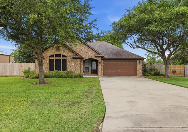 4th image of 16210 Bluebird St, Santa Fe, TX 77517 | MLS# 25470659