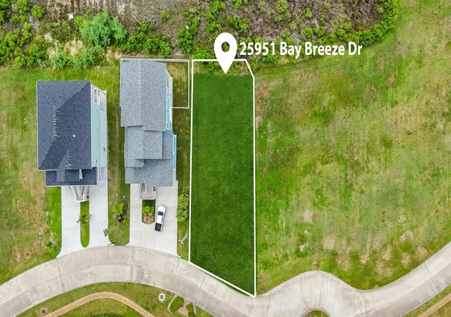 Photo 3 of Single family home for sale at 25951 Bay Breeze Dr, Galveston, TX 77554 | MLS# 60948116 | Listing updated on 2026-09-15