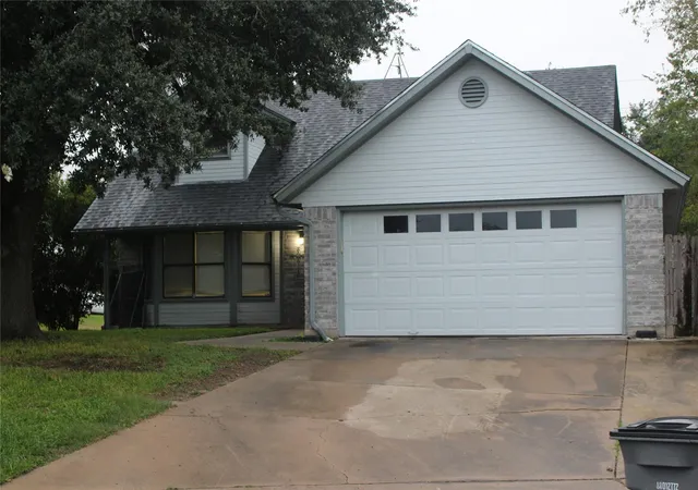 Photo 1 of Single family home for sale at 111 Trentwood Cir, Victoria, TX 77901 | MLS# 54963543 | Listing updated on 2026-06-23