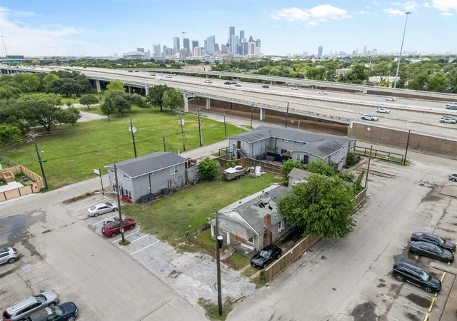 27th image of 2007 Massie St, Houston, TX 77026 | MLS# 3201182