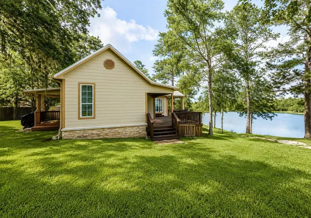 Homes for sale in Huntsville, TX | 38 Martha Ln, Huntsville, TX 77320 | MLS# 92839387
