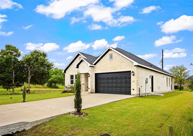 Homes for sale in Arcola, TX | 207 Manor Ave, Arcola, TX 77583 | MLS# 79106334