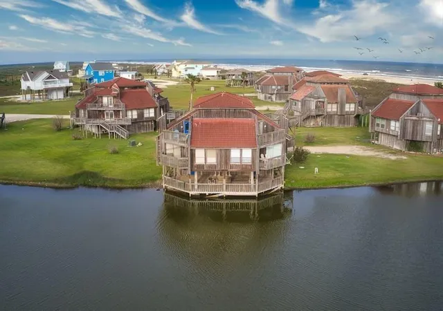 Photo 3 of Townhouse for sale at 282 Private Rd 640 #28, Matagorda, TX 77457 | MLS# 77835567 | Listing updated on 2026-09-03