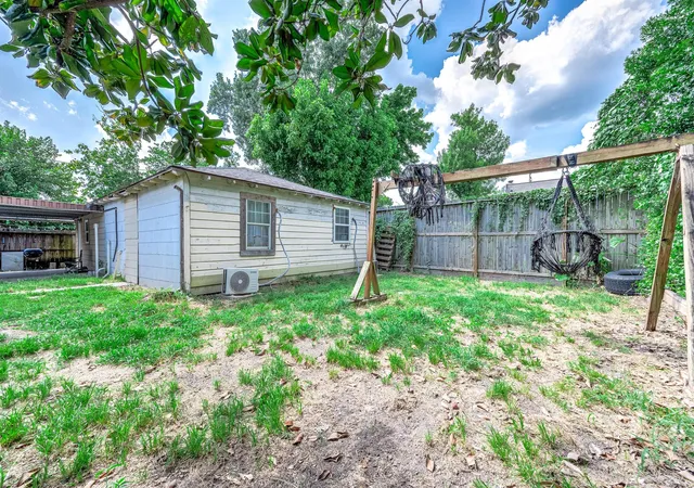28th image of 539 Melbourne St, Houston, TX 77022 | MLS# 17103034