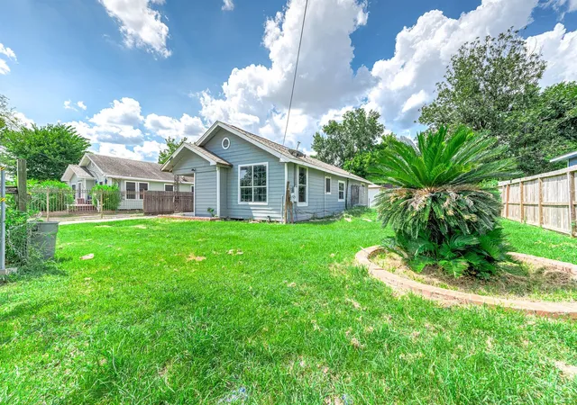 image of 539 Melbourne St, Houston, TX 77022 | MLS# 17103034