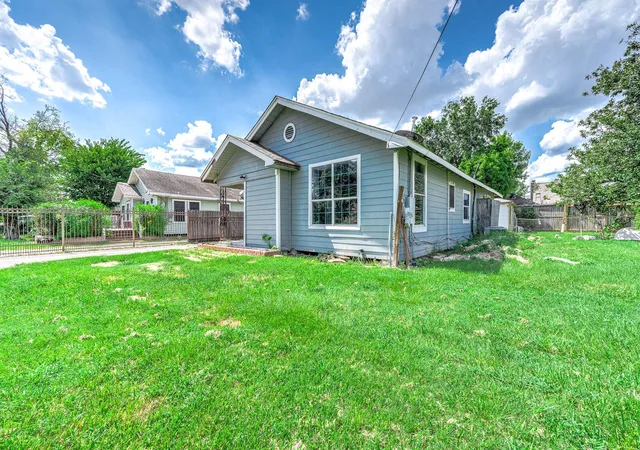 image of 539 Melbourne St, Houston, TX 77022 | MLS# 17103034