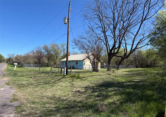 Homes for sale in Mexia, TX | 525 Lcr 405, Mexia, TX 76667 | MLS# 74851330
