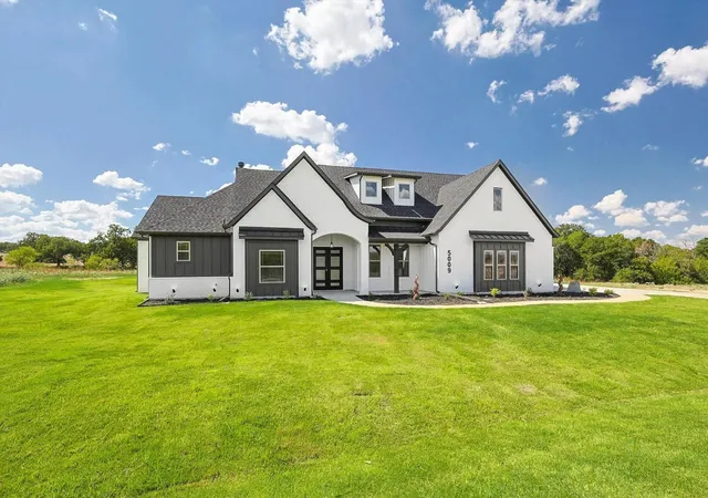 3rd image of 5009 Glenoaks Ct, Weatherford, TX 76088 | MLS# 55691907