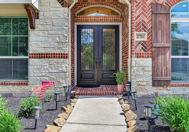 Photo 3 of Sale Pending at 27706 Fleetwood Bnd Ln, Katy, TX 77494 | MLS# 85307623 | Listing updated on 2026-09-12