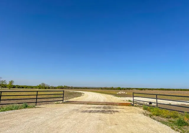 Homes for sale in Hamilton, TX | 10 Hamilton, Hamilton, TX 76531 | MLS# 16800775