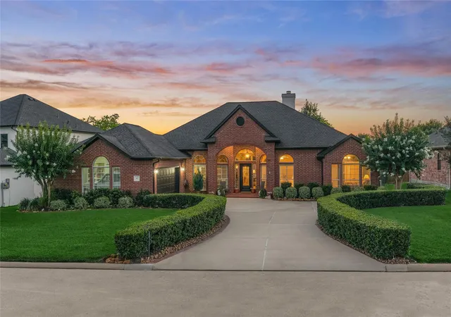 Photo 1 of Single family home for sale at 43 Winterhaven Ln, Montgomery, TX 77356 | MLS# 56716816 | Listing updated on 2026-08-28