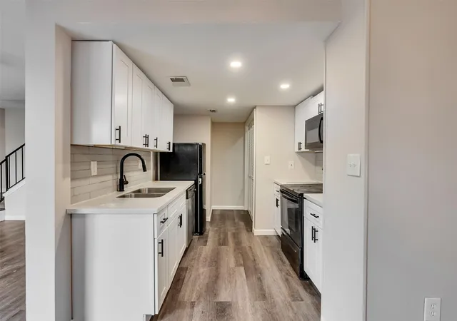 Condo for sale at 5636 Birchmont Dr #21, Houston, TX 77091 | MLS# 2207371