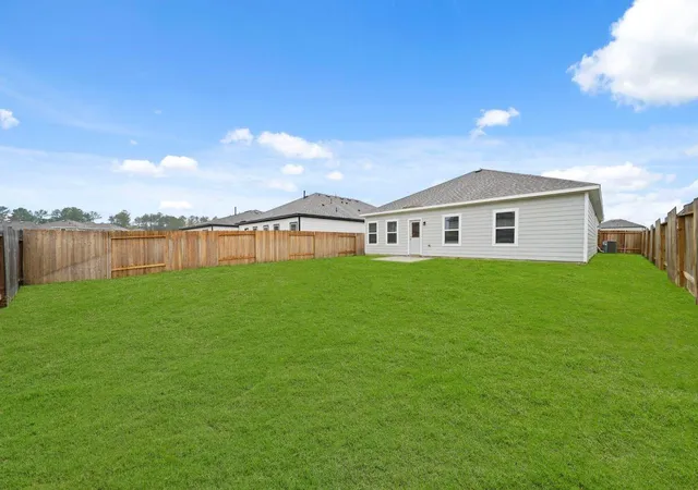 Photo 3 of Single family home for sale at 1600 Elm Ct, Angleton, TX 77515 | MLS# 59523645 | Listing updated on 2026-08-28