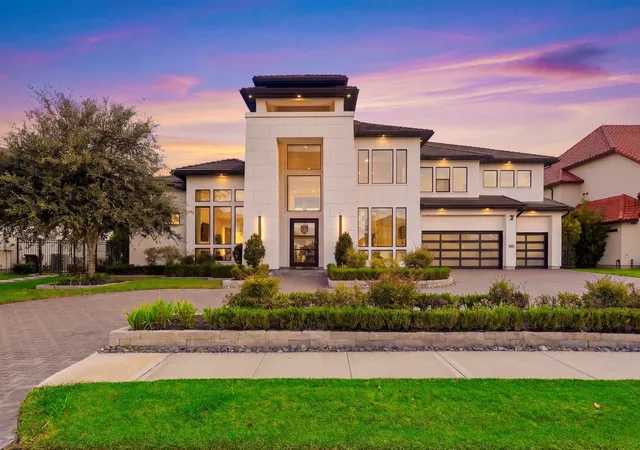 Photo 1 of Sale Pending at 11509 Lago Bella Dr, Richmond, TX 77406 | MLS# 19470175 | Listing updated on 2026-09-12