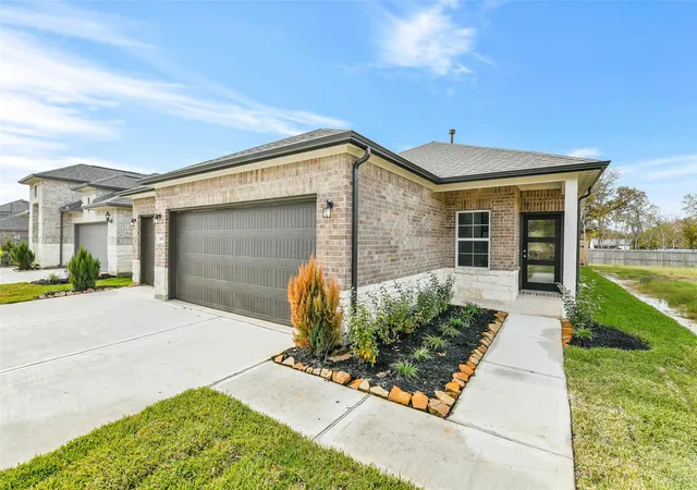 Photo 1 of Single family home for sale at 245 Harlingen Dr, Magnolia, TX 77354 | MLS# 93132592 | Listing updated on 2026-09-13
