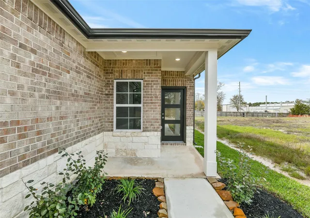 Photo 2 of Single family home for sale at 245 Harlingen Dr, Magnolia, TX 77354 | MLS# 93132592 | Listing updated on 2026-09-13