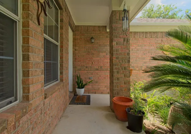 Photo 3 of Single family home for sale at 13139 Cutler Ridge Ln, Houston, TX 77044 | MLS# 66193511 | Listing updated on 2026-08-11