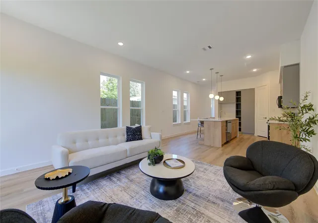 Photo 3 of Multi family home for sale at 7118 Eastwood St, Houston, TX 77021 | MLS# 60398521 | Listing updated on 2026-09-16