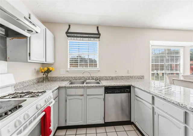 Photo 4 of Sale Pending at 1207 Hollowood Ln, Missouri City, TX 77489 | MLS# 96936814 | Listing updated on 2026-09-05
