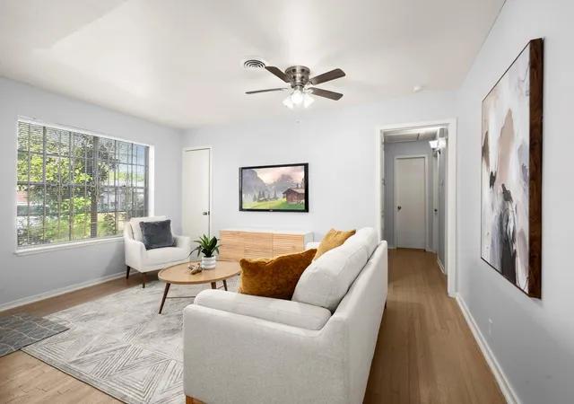 2nd image of 4326 Akard St, Houston, TX 77047 | MLS# 40676922