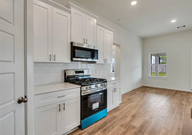 5th image of 3222 Emerald Hills Dr, Angleton, TX 77515 | MLS# 3416439