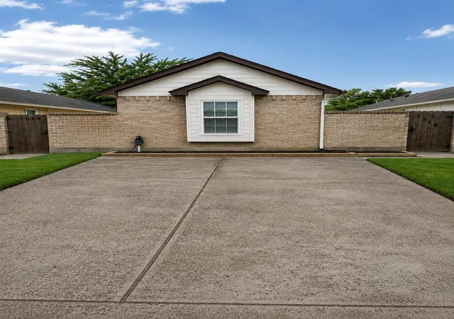 Photo 1 of Single family home for sale at 1512 Ammons St, South Houston, TX 77587 | MLS# 29778395 | Listing updated on 2026-08-29