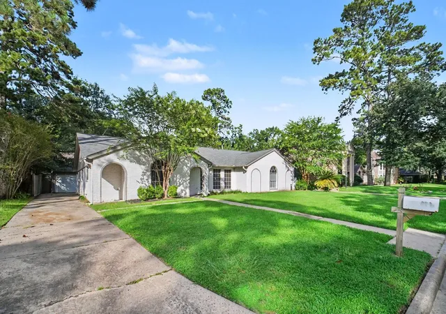 Photo 2 of Single family home for sale at 12614 Rocky Hl Dr, Houston, TX 77066 | MLS# 85874962 | Listing updated on 2026-09-03
