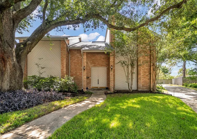 Photo 1 of Single family home for sale at 11407 Long Pine Dr, Houston, TX 77077 | MLS# 46119936 | Listing updated on 2026-09-13