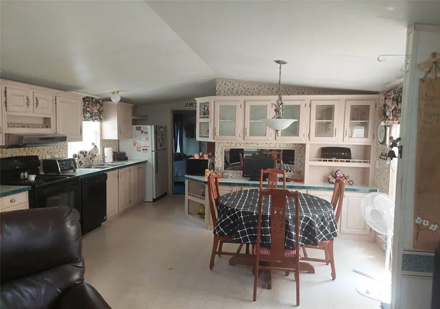 Photo 2 of Single family home for sale at 130 County Rd 3291, Cleveland, TX 77327 | MLS# 37970214 | Listing updated on 2026-09-14