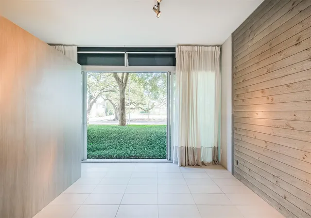 3rd image of 3600 Montrose Blvd #104, Houston, TX 77006 | MLS# 57937598