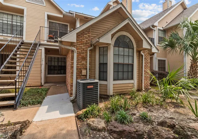 1st image of 2300 Old Spanish Trl #1011, Houston, TX 77054 | MLS# 77270601