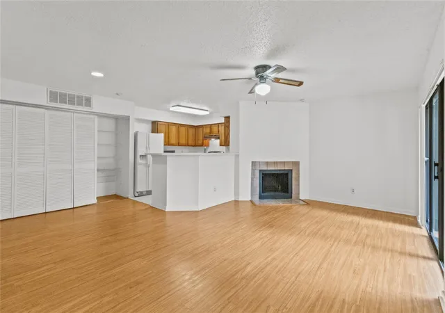 4th image of 2300 Old Spanish Trl #1011, Houston, TX 77054 | MLS# 77270601