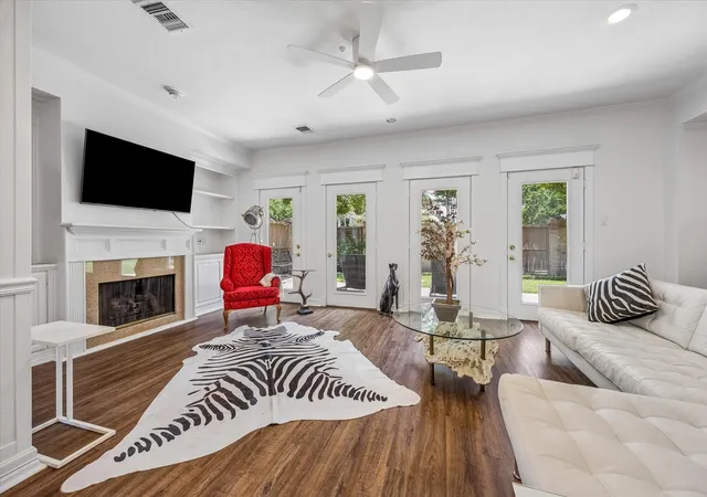 Photo 3 of Townhouse for sale at 1112 Nantucket Dr #A, Houston, TX 77057 | MLS# 23968991 | Listing updated on 2026-09-20