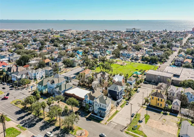 1st image of 1927 Broadway St, Galveston, TX 77550 | MLS# 48591271