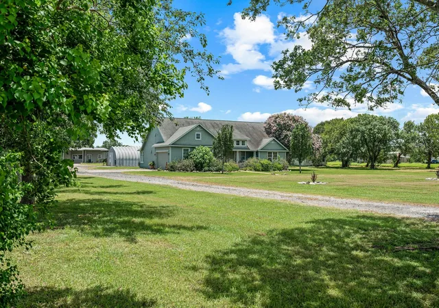 3rd image of 509 Seakist Rd, Port Lavaca, TX 77979 | MLS# 27712297