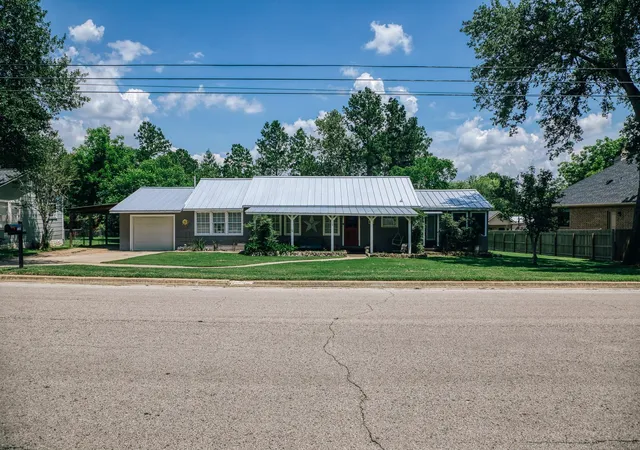Homes for sale in Bellville, TX | 601 S Masonic St, Bellville, TX 77418 | MLS# 63412575