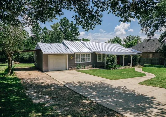 Homes for sale in Bellville, TX | 601 S Masonic St, Bellville, TX 77418 | MLS# 63412575