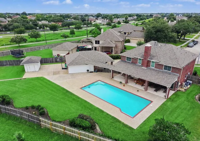 30th image of 4003 Waterwood Dr, Baytown, TX 77521 | MLS# 3057803