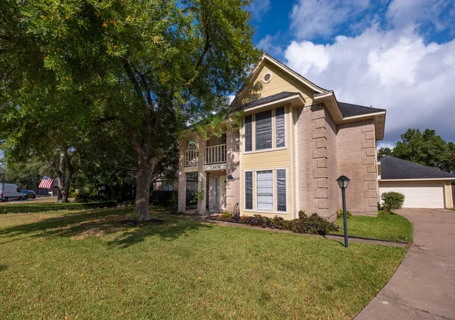 Photo 1 of Single family home for sale at 4131 Club Valley Dr Dr, Houston, TX 77082 | MLS# 77263238 | Listing updated on 2026-09-20