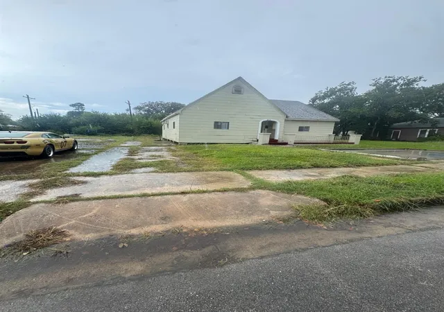 Homes for sale in Port Arthur, TX | 2217 Rev Dr Ransom Howard St, Port Arthur, TX 77640 | MLS# 90741930