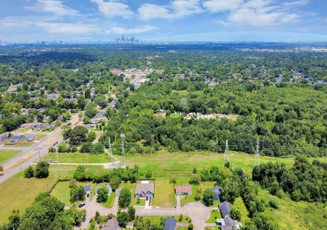 22nd image of 5743 Rue St, Houston, TX 77033 | MLS# 66161099