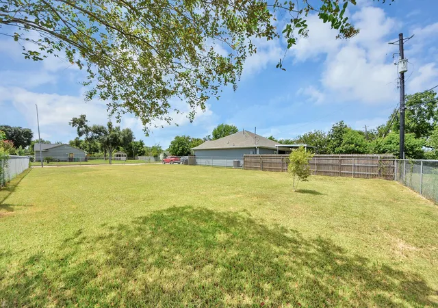 Photo 4 of Land for sale at 5743 Rue St, Houston, TX 77033 | MLS# 66161099 | Listing updated on 2026-10-06