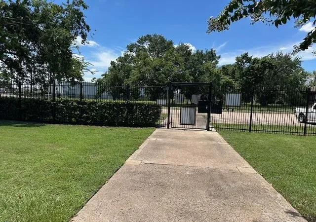 Homes for sale in Houston, TX | 5662 Birchmont Drive, Houston, TX 77091 | Houzeo